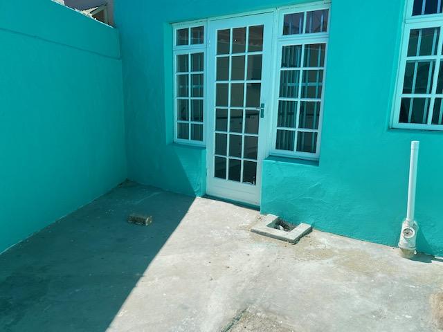 1 Bedroom Property for Sale in Woodstock Western Cape
